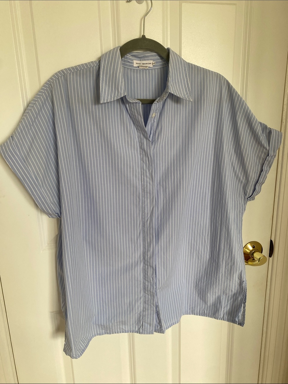 Good American Cotton Blue and White Pinstripe Short-Sleeve Button-Down Size L